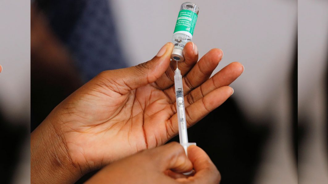 A nurse prepares a dose of the of coronavirus disease (COVID-19) vaccine during the vaccination campaign at the Ridge Hospital in Accra, Ghana, March 2, 2021. REUTERS/Francis Kokoroko