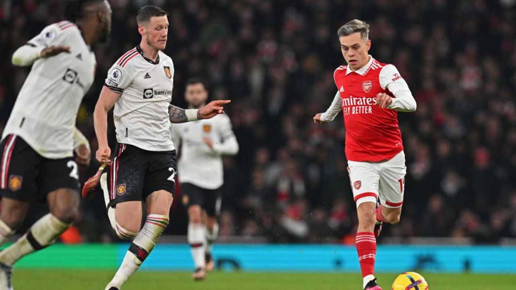 Arsenal beat Man Utd to make title statement