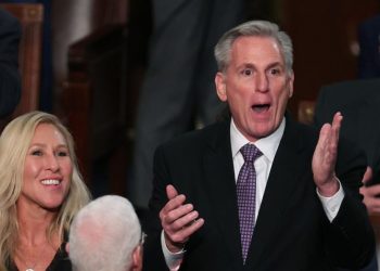 WASHINGTON, DC – JANUARY 04: House Republican leader Kevin McCarthy (R-CA) reacts during a vote to adjourn following a day of votes for the new Speaker of the House at the U.S. Capitol on January 04, 2023 in Washington, DC. The House of Representatives is attempting to elect the next Speaker after House after McCarthy failed to earn more than 218 votes on six ballots over two days, the first time in 100 years that the Speaker was not elected on the first ballot. Win McNamee/Getty Images/AFP (Photo by WIN MCNAMEE / GETTY IMAGES NORTH AMERICA / Getty Images via AFP)