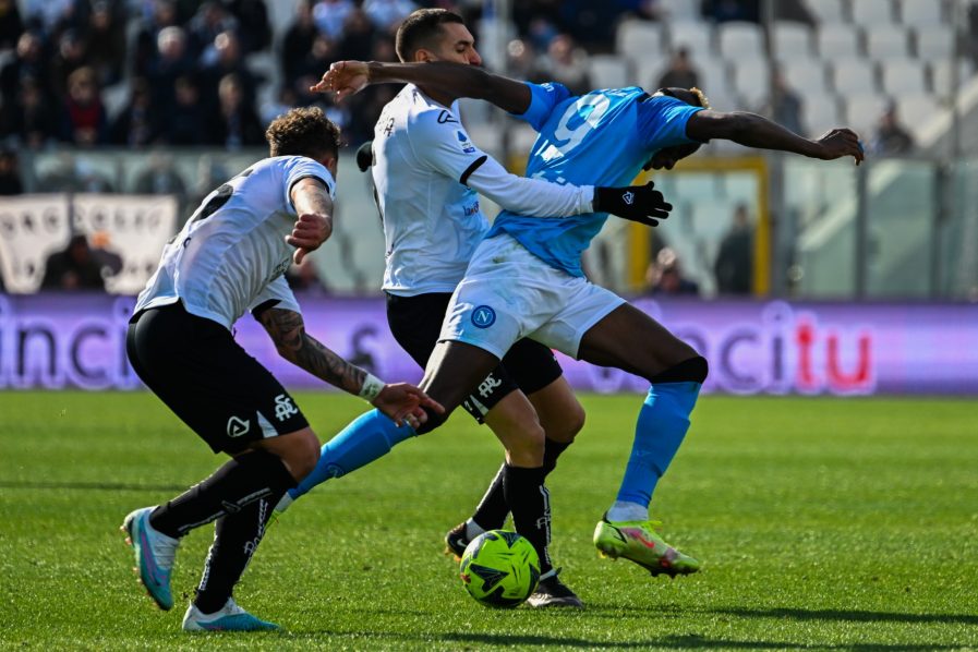 Osimhen and Kvaratskhelia combine at Spezia to send Napoli 16 clear