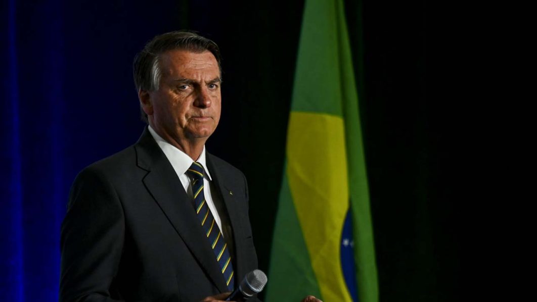 Bolsonaro announces return to Brazil on March 30