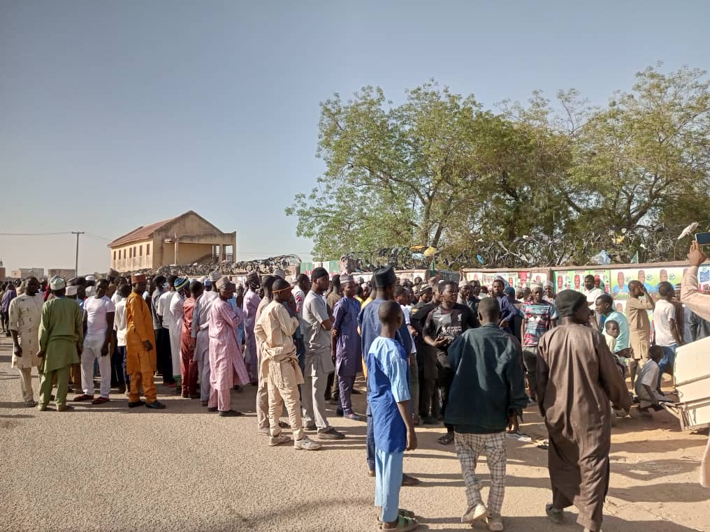 Protest as payment of training allowance slows voting in Gwale local council of Kano