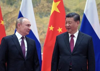 China’s Xi plays peacemaker on Russia visit