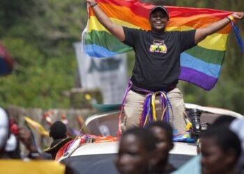 Ugandans take part in the 3rd Annual Lesbian, Gay, Bisexual and Transgender ...
  -  
Copyright © africanews
Rebecca Vassie/AP