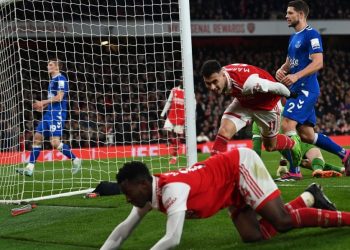 Arsenal’s Brazilian midfielder Gabriel Martinelli celebrates scoring the team’s fourth goal during the English Premier League football match between Arsenal and Everton at the Emirates Stadium in London on March 1, 2023. (Photo by Glyn KIRK / AFP)