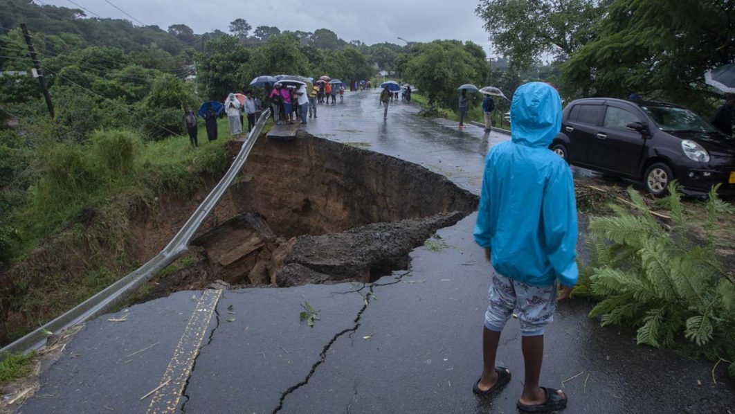 Malawi’s cyclone toll to reach 1,200 as hopes fade