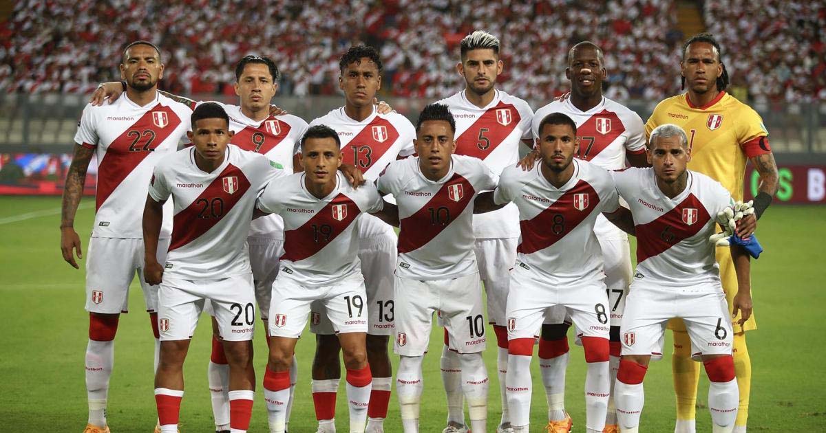 Police scuffle with Peru national football team in Madrid