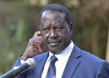 Kenyan opposition leader Raila Odinga addresses the media at the Wiper Democratic Movement headquarters in Nairobi / AFP PHOTO / SIMON MAINA