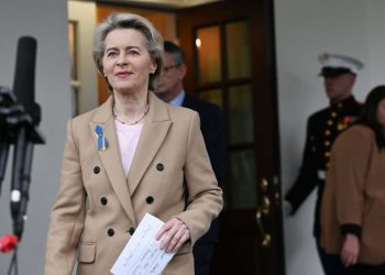 European Commission President Ursula von der Leyen speaks to reporters outside of the West Wing following a meeting with US President Joe Biden at the White House in Washington, DC, on March 10, 2023. (Photo by MANDEL NGAN / AFP)