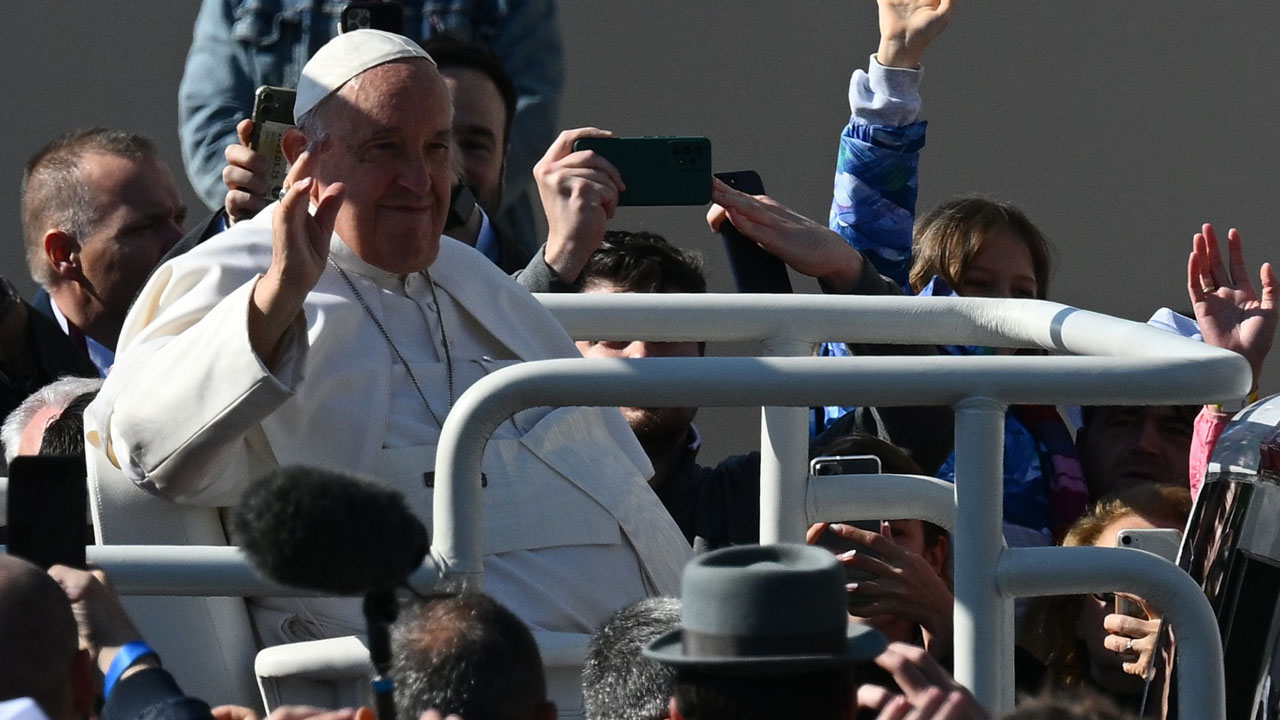 Tens of thousands gather for pope’s mass in Hungary