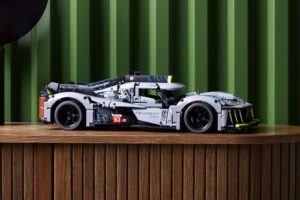 The Peugeot 9X8 Joins The LEGO Technic Lineup