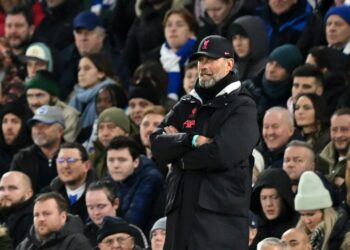 Liverpool’s German manager Jurgen Klopp looks on during the English Premier League football match between Brighton and Hove Albion and Liverpool at the American Express Community Stadium in Brighton, southern England on January 14, 2023. (Photo by Glyn KIRK / AFP)