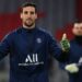 (FILES) Paris Saint-Germain’s Spanish goalkeeper Sergio Rico gives the thumbs up during warm up prior to the UEFA Champions League quarter-final first leg football match between FC Bayern Munich and Paris Saint-Germain (PSG) in Munich, southern Germany, on April 7, 2021. – Paris Saint-Germain back-up goalkeeper Sergio Rico is in “serious” condition after a horse riding accident, the French club confirmed on May 28, 2023. The 29-year-old Spaniard was on the bench for PSG as they won the Ligue 1 title on May 27, with a 1-1 draw at Strasbourg before heading to Spain, where the accident happened in El Rocio. (Photo by Christof STACHE / AFP)