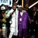 LAS VEGAS, NV – MAY 21: (L-R) Rappers Nicki Minaj and Lil’ Wayne look on as recording artist Drake accepts the Top Artist award onstage with his father Dennis Graham during the 2017 Billboard Music Awards at T-Mobile Arena on May 21, 2017 in Las Vegas, Nevada. (Photo by Ethan Miller/Getty Images)