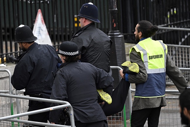 Anti-Monarchists Among UK Protesters Arrested Before King’s Coronation