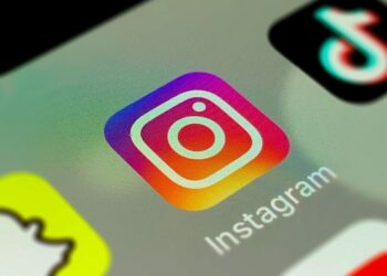 You can now share music on Instagram Notes, plus view translations