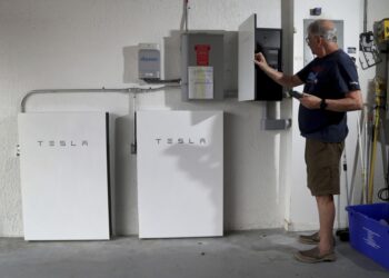 Tesla Adds Solar Charging