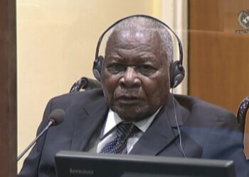 (FILES) This screengrab taken from handout video footage released by The Mechanism for International Criminal Tribunals (MICT) on September 29, 2022, shows Felicien Kabuga, an alleged financier of the 1994 genocide in Rwanda, at a hearing in The Hague, on August 18, 2022, where he is facing charges of genocide and crimes against humanity. – Elderly Rwandan genocide suspect Felicien Kabuga should be urgently considered for release after he was declared unfit to stand trial in The Hague, UN appeals judges ruled on August 7, 2023. (Photo by Handout / MICT / AFP) /