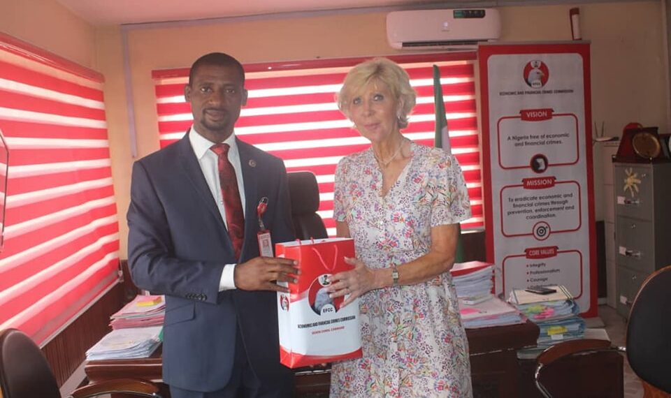 EFCC restores $26,000 to 70-year-old British woman misled by internet scammer posing as American performer