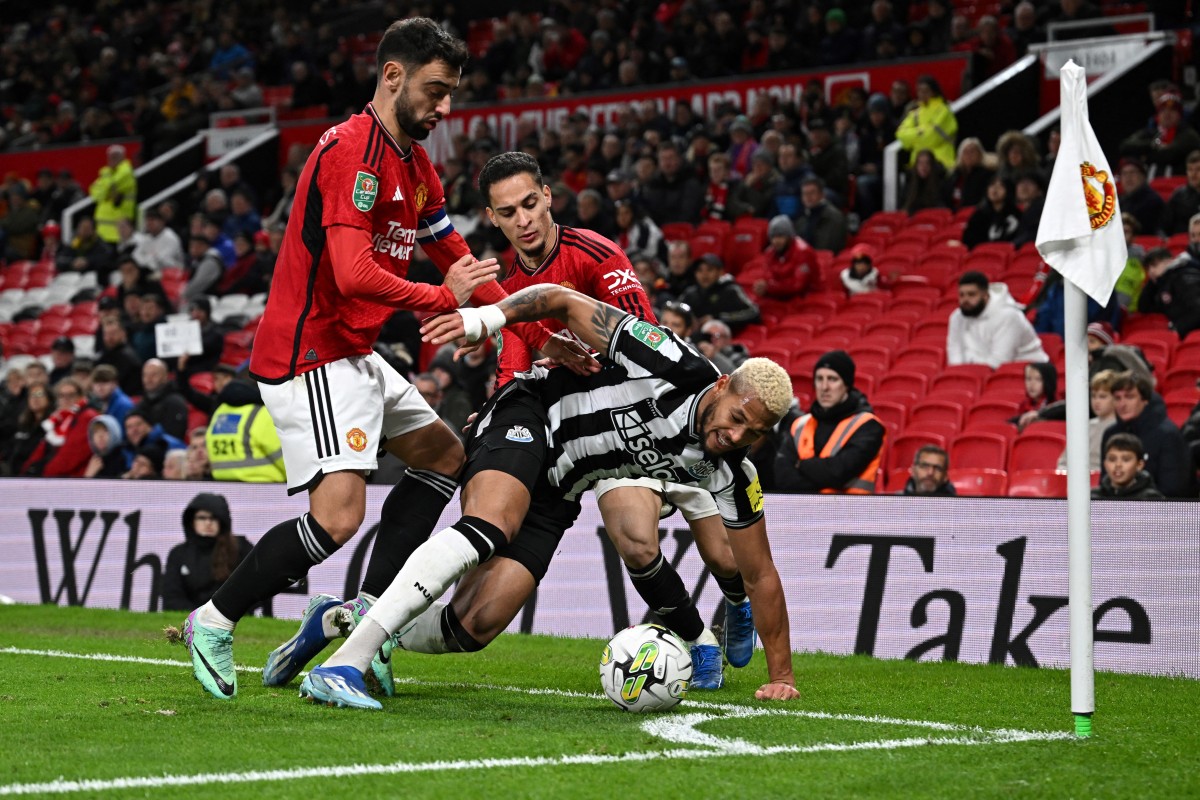 Man Utd dumped out of League Cup by Newcastle, Arsenal lose at West Ham