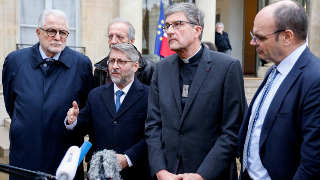 Macron hosts religious leaders for talks on combatting anti-Semitism