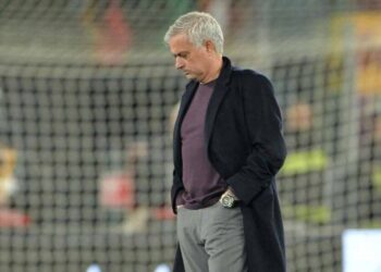 (FILES) Roma’s Portuguese coach Jose Mourinho walks on the pitch before the UEFA Europa League football match between AS Roma and FC Sheriff at The Olympic Stadium in Rome on December 14, 2023. – Jose Mourinho has been sacked as coach of AS Roma, the Serie A club saying in a statement on January 16, 2024. “we believe that an immediate change is in the best interests of the club.” The 60-year-old Portuguese took over in 2021 and guided Roma to the 2022 Europa Conference League trophy and the final of last season’s Europa League. (Photo by Andreas SOLARO / AFP)