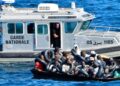 Tunisian coastguards stop a migrant boat.Photo:libyaupdate.com