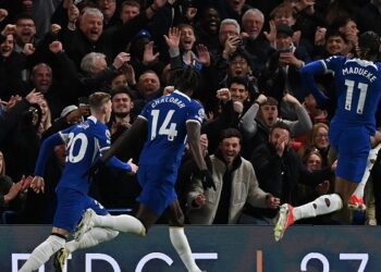 Palmer Stars As Chelsea Hit Everton For Six