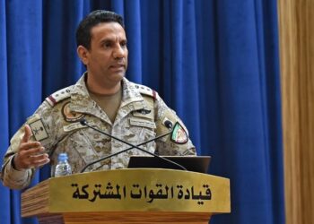 Spokesman of the Saudi-led military coalition Colonel Turki al-Maliki gestures during a press conference in the Saudi capital Riyadh, on September 16, 2019. - The weapons used to strike two Saudi oil plants were provided by the kingdom's arch-foe Iran, the spokesman of the Riyadh-led coalition fighting in Yemen said. The Tehran-backed Huthi rebels in Yemen, where a coalition is bogged down in a five-year war, claimed the September 14 strikes on two facilities in Saudi Arabia, owned by state energy giant Aramco, which sent shock waves across oil markets. (Photo by Fayez Nureldine / AFP)